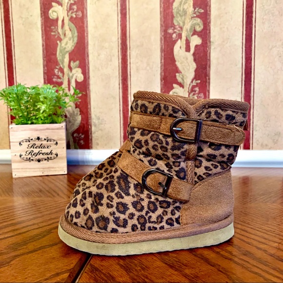 Toys R Us | HP🎉 Girls Leopard Print Boots Size 7 - Picture 2 of 4